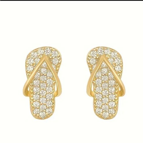 Grandest Birch Creative Earrings Stylish Slipper-shaped Gold Tone Earrings - Picture 3 of 8